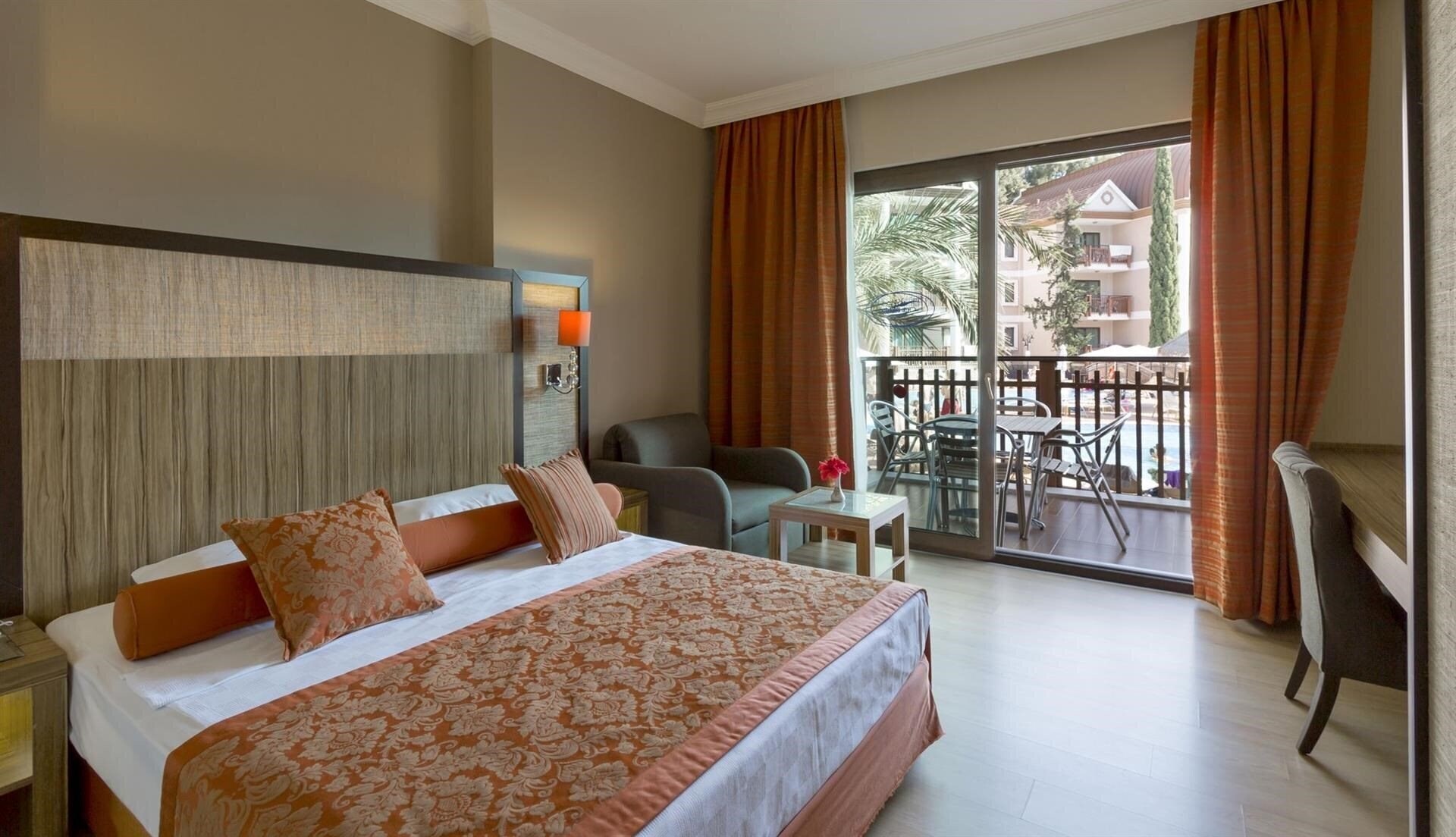 Апартаменты Quattro Family Club Dem Hotel 5*